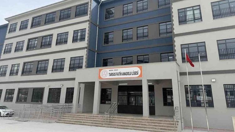 Tarsus’ta silahlı öğrenci yakalandı: Silah ele geçirildi, soruşturma başlatıldı