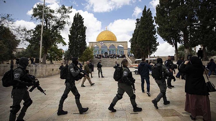 Terör devleti İsrail'in ibadete kapattığı Mescid-i Aksa tekrar ibadete açıldı 
