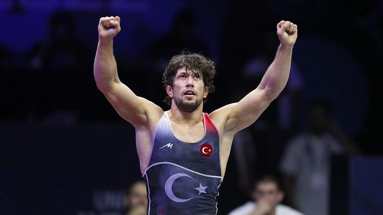 Milli güreşçimiz Selçuk Can, Avrupa Şampiyonu oldu