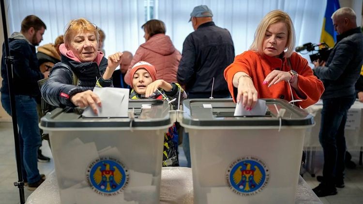 Moldova'da Avrupa yanlıları seçimi kazandı