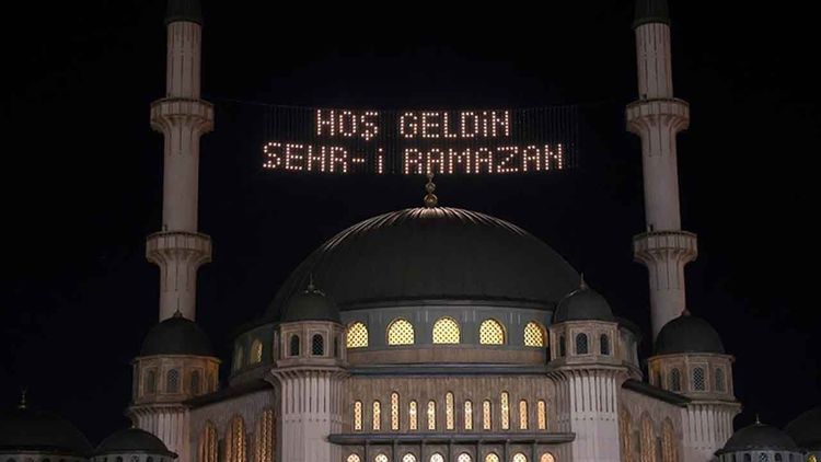 Üstad Necip Fazıl'ın kaleminden oruç bahsi: Bir ay iştihalara paydos