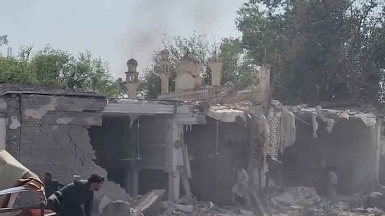 Pakistan'da cami yakınında patlama: 15 kişi hayatını kaybetti
