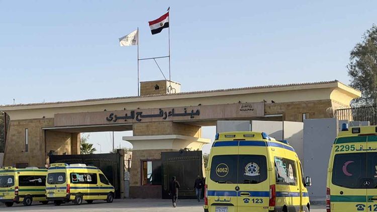 Refah Sınır Kapısı yaya geçişlerine açıldı: Yarın yardım tırlarının yakında girmesi bekleniyor