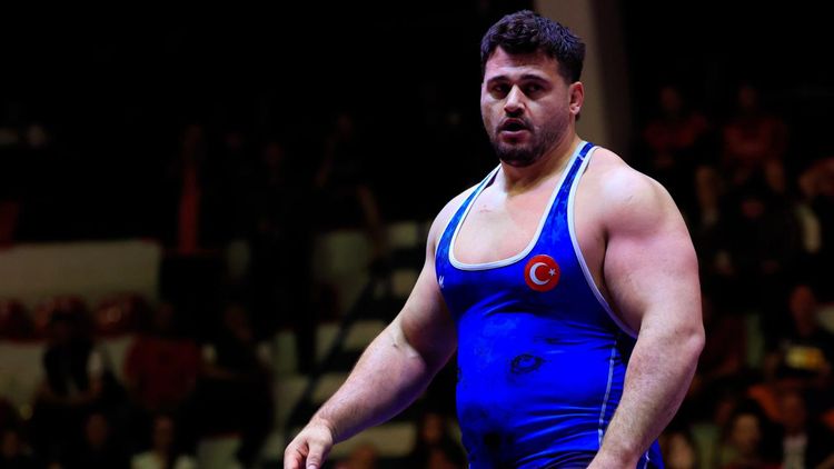 Rıza Kayaalp’ten tarihi rekor: 13. kez Avrupa şampiyonu oldu!