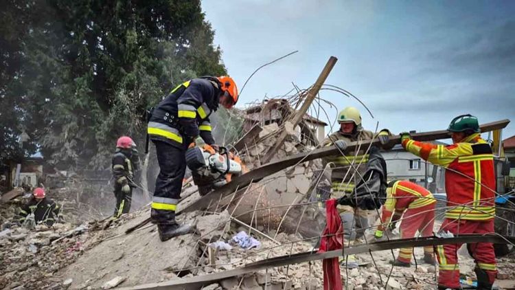 Ukrayna, Rusya’daki mühimmat fabrikasını ve Kırım’daki petrol terminalini vurdu