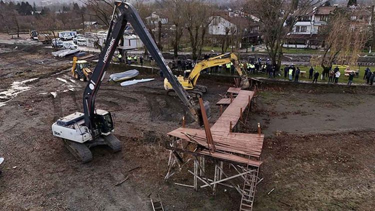 Sapanca Gölü kıyılarında kaçak yapılara müdahale başlatıldı