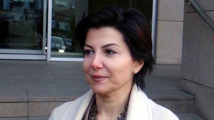 Sedef Kabaş adli kontrolle serbest bırakıldı: Yurt dışı yasağı ve imza şartı getirildi