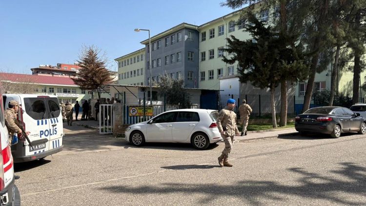 Şanlıurfa’da liseye silahlı saldırı: 16 kişi yaralandı