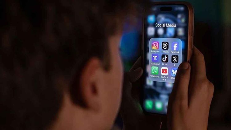 Bakan Göktaş: Sosyal ağ sağlayıcılar 15 yaş altı çocuklara hizmet veremeyecek