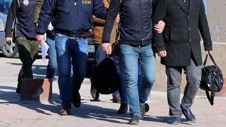 Sosyal medyada hakaret, taciz ve tehdit içerikli paylaşım yapan 14 kişiye gözaltı