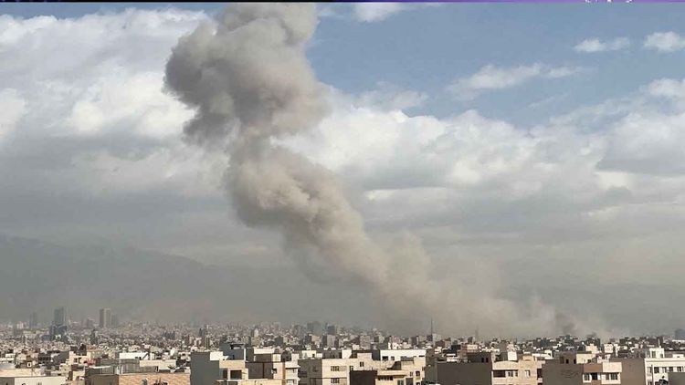 Tahran hayalet şehre dönüyor: On binlerce kişi kenti terk etti