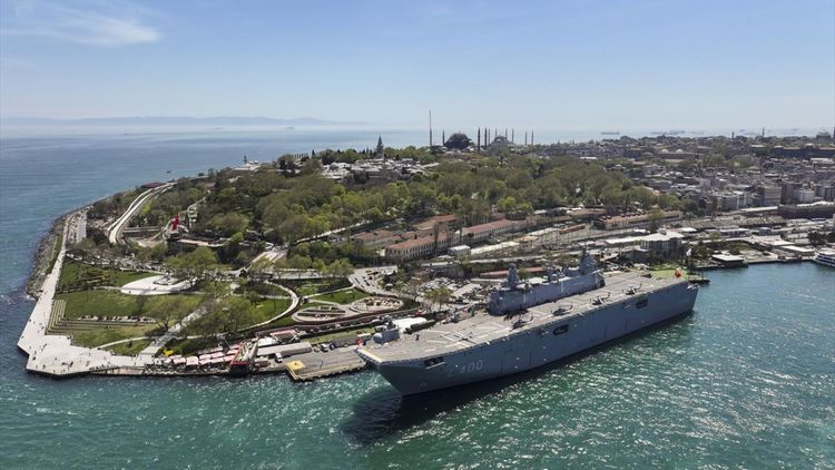 TCG Anadolu, SAHA 2026 kapsamında vatandaşların ziyaretine açıldı