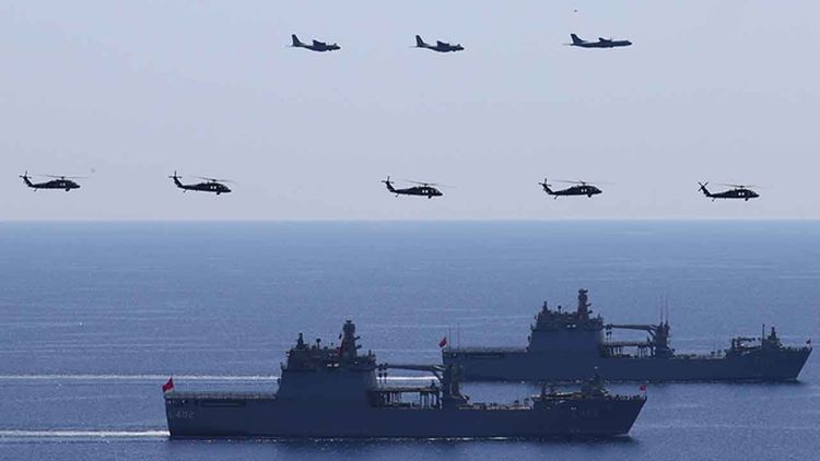 Türkiye üç denizde dev tatbikata başladı: 120 gemi ve 50 hava vasıtası görevde