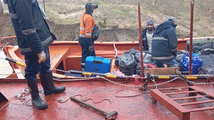 Bir Türk gemisi Kerç Boğazı’nda karaya oturdu