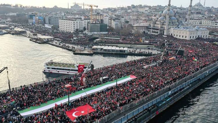 Murat Özer: İsrail'e nefes aldıracak tüm tartışmalardan uzak durulmalı