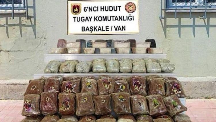 Van sınırında araziye gizlenmiş 87 kilogram uyuşturucu madde ele geçirildi