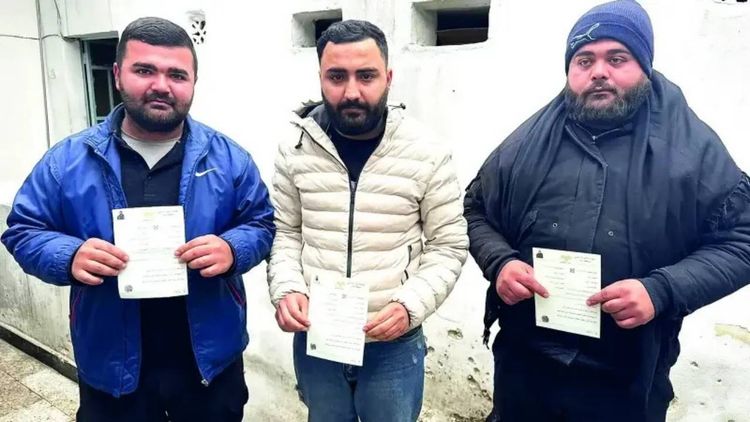 Suriye'de YPG/SDG’liler eman belgesi kuyruğunda