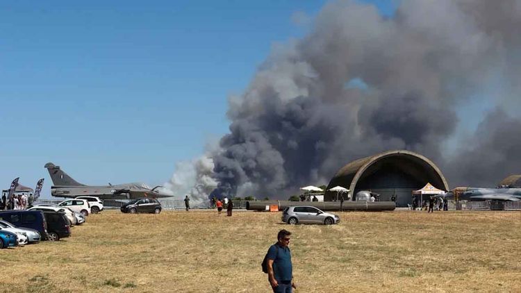 Yunanistan’da hava gösterisi sırasında savaş uçağı düştü: 2 pilot hayatını kaybetti