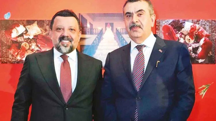 Bakan Tekin: Zorunlu eğitim çağında çocuklara insan hakları, barış ve hukuk dersleri vermeye odaklanmalıyız
