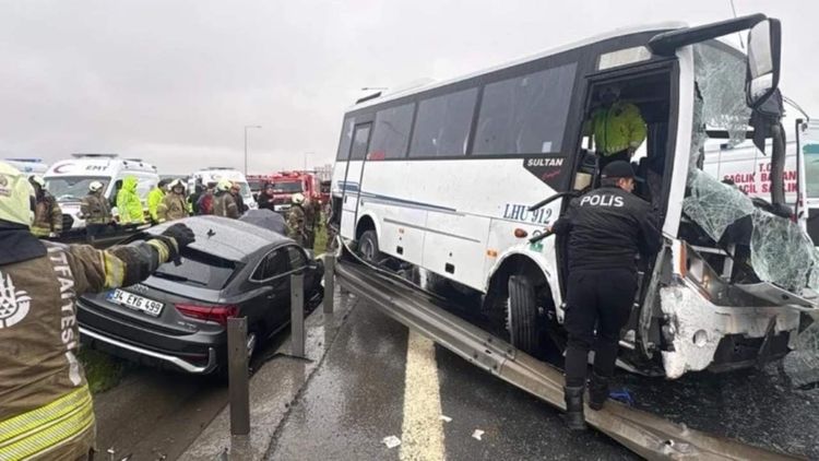 İstanbul'daki zincirleme kazada 1 polis şehit oldu, 16 polis yaralandı