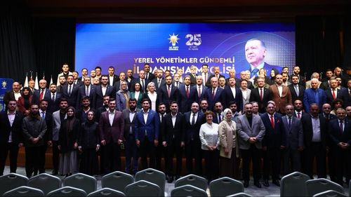 İstanbul’da farklı partilerden 136 kişi AK Parti’ye katıldı