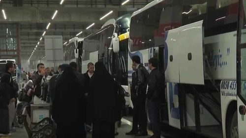 Umre ziyaretinde mağdur olan 177 kişi Türkiye’ye döndü