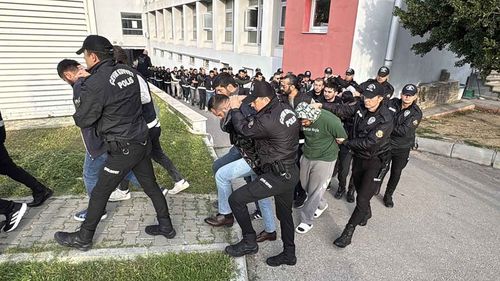 Adana merkezli ‘Bayğaralar’ suç örgütüne operasyonda 216 tutuklama