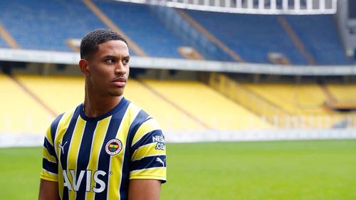 Jayden Oosterwolde'nin sözleşmesi uzatıldı