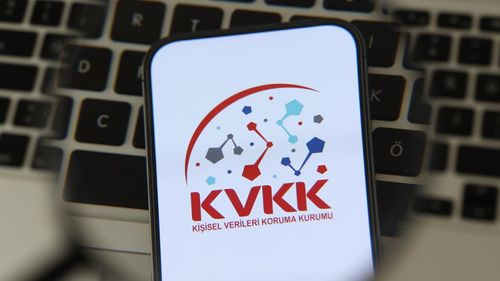 Kişisel Verileri Koruma Kurumu çocuklar için düğmeye bastı: Sosyal medya platformlarına inceleme