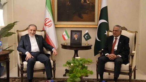 Pakistan ve İran dışişleri bakanları bölgesel gelişmeleri görüştü