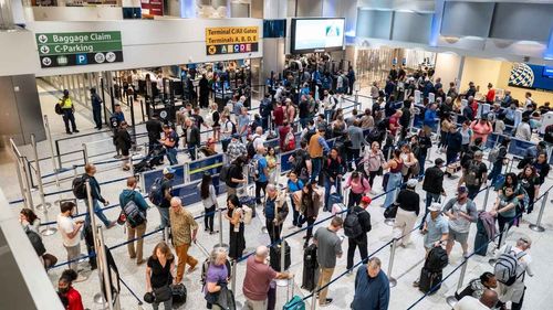 Hükümet açılmadı: ABD'de yüzlerce uçuş iptal ediliyor