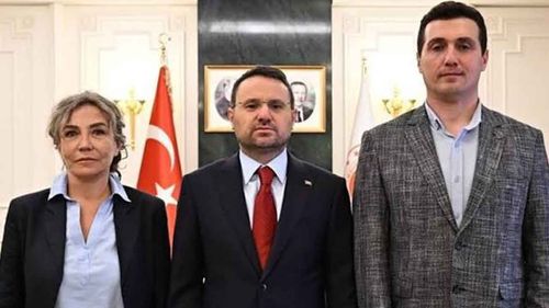 Bakan Gürlek, Behçet Oktay'ın ailesiyle görüştü