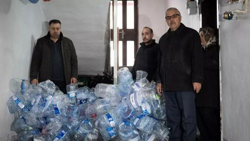 Bir CHP Belediyeciliği klasiği: Su akmayan musluklar, uzun su kuyrukları