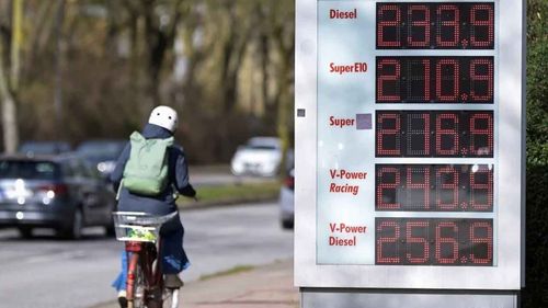 Avrupa ülkelerinde akaryakıt fiyatları savaşın etkisiyle yükseldi