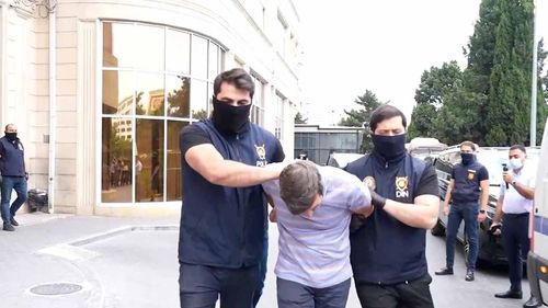 Azerbaycan polisi Sputnik'in yöneticilerini gözaltına aldı