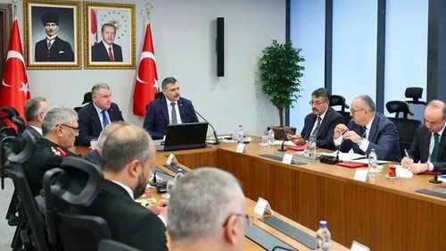 İçişleri Bakanı Çiftçi ve Spor Bakanı Bak, 81 ilin valisiyle yurt güvenliğini görüştü