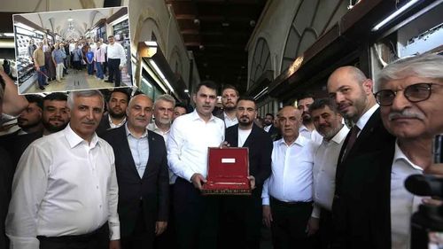 Bakan Kurum, yeniden inşa edilen Kapalı Çarşı'nın açılışını yaptı