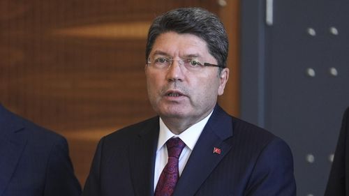 Bakan Tunç: FETÖ'cü kundakçının telefonu inceleniyor
