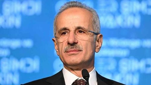 Bakan Uraloğlu: Hürmüz Boğazı ve çevresindeki Türk gemilerini yakından izliyoruz