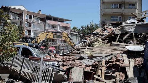Balıkesir Sındırgı’da depremde yıkılan binanın sahibi tutuklandı