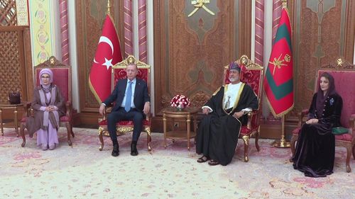 Cumhurbaşkanı Erdoğan Körfez turunun son durağı Umman’da resmi törenle karşılandı