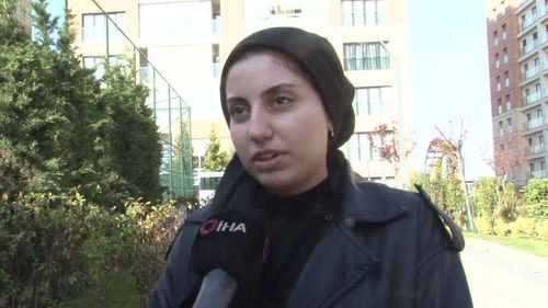 İstanbul’da başörtülü talebeye İslâm düşmanlığı yapan sözde akademisyene men!