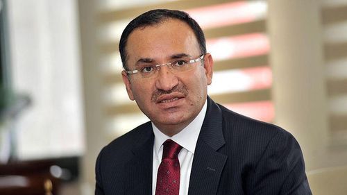 Bekir Bozdağ 15 Temmuz gecesini anlatıyor: Eğer 10 metre ileriatsalardı genel kurul vurulurdu