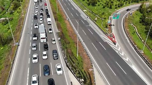 Bayram trafiği başladı: Bolu Dağı geçişinde uzun araç kuyrukları oluştu