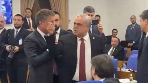 CHP içindeki kavga Meclis’e yansıdı: Protesto ediyorum, alçak herifler!