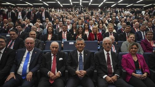 Taceddin Kutay CHP Kurultayını Yazdı: Okul Müsameresi Gibi