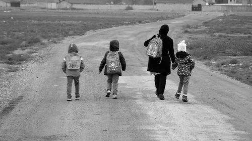 Haşmet Babaoğlu yazdı: Ne yaptık biz bu çocuklara?