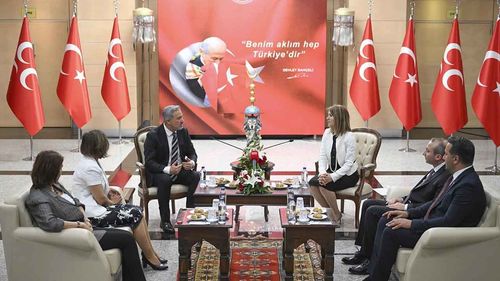 DEM Parti ve MHP bayramlaştı