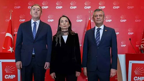 Özgür Özel terör örgütü SDG’nin sözcülüğüne soyunarak Suriye’deki Ahmed Şara hükümetini hedef aldı