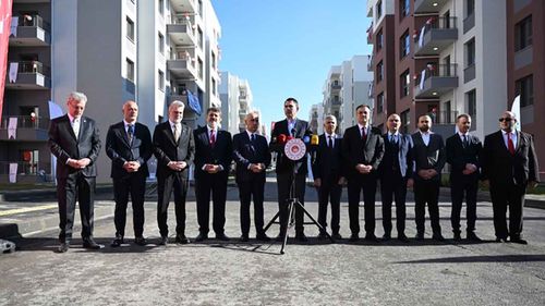 Murat Kurum: Depremden etkilenen 11 ilimizde son tuğlalar konuluyor